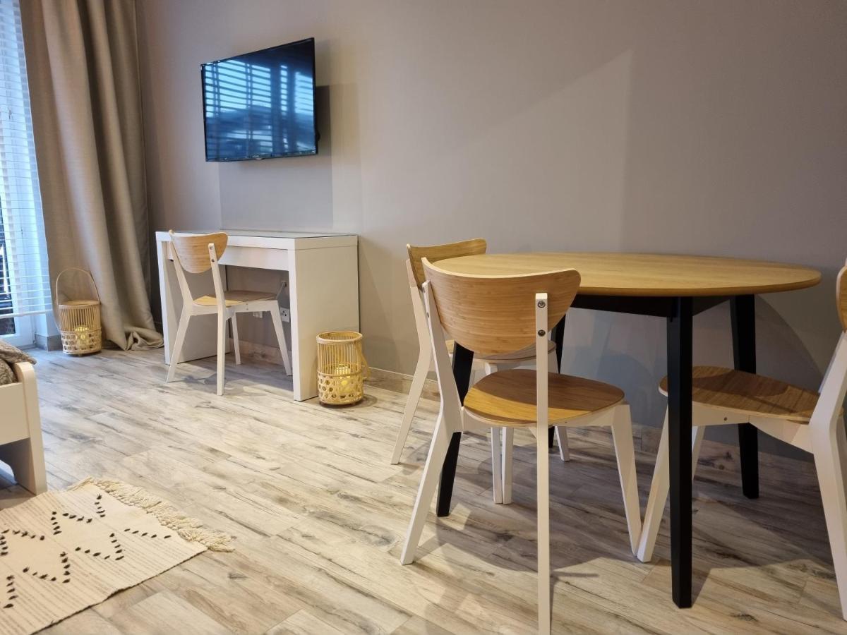 לודז' Apple Apartments - Gdanska Prywatne Miejsce Parkingowe מראה חיצוני תמונה