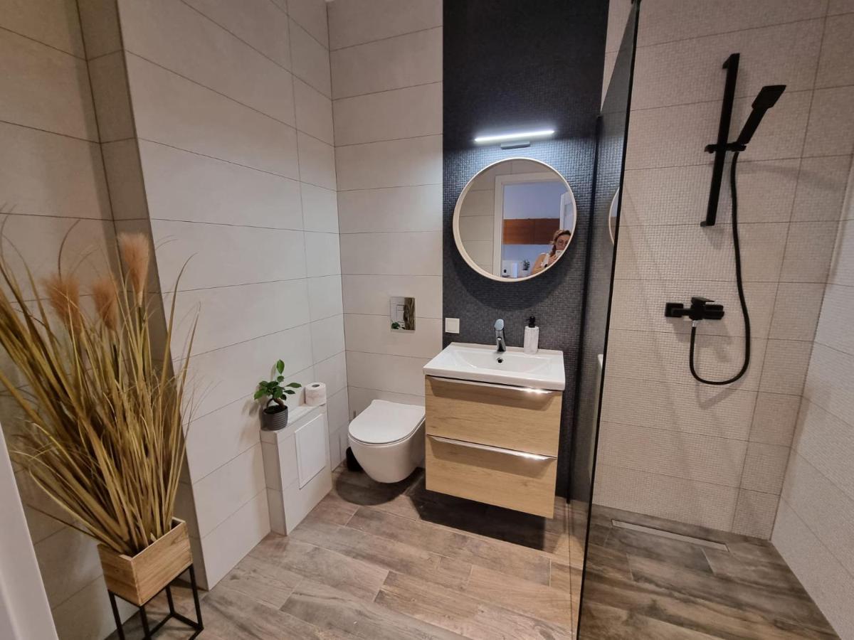 לודז' Apple Apartments - Gdanska Prywatne Miejsce Parkingowe מראה חיצוני תמונה