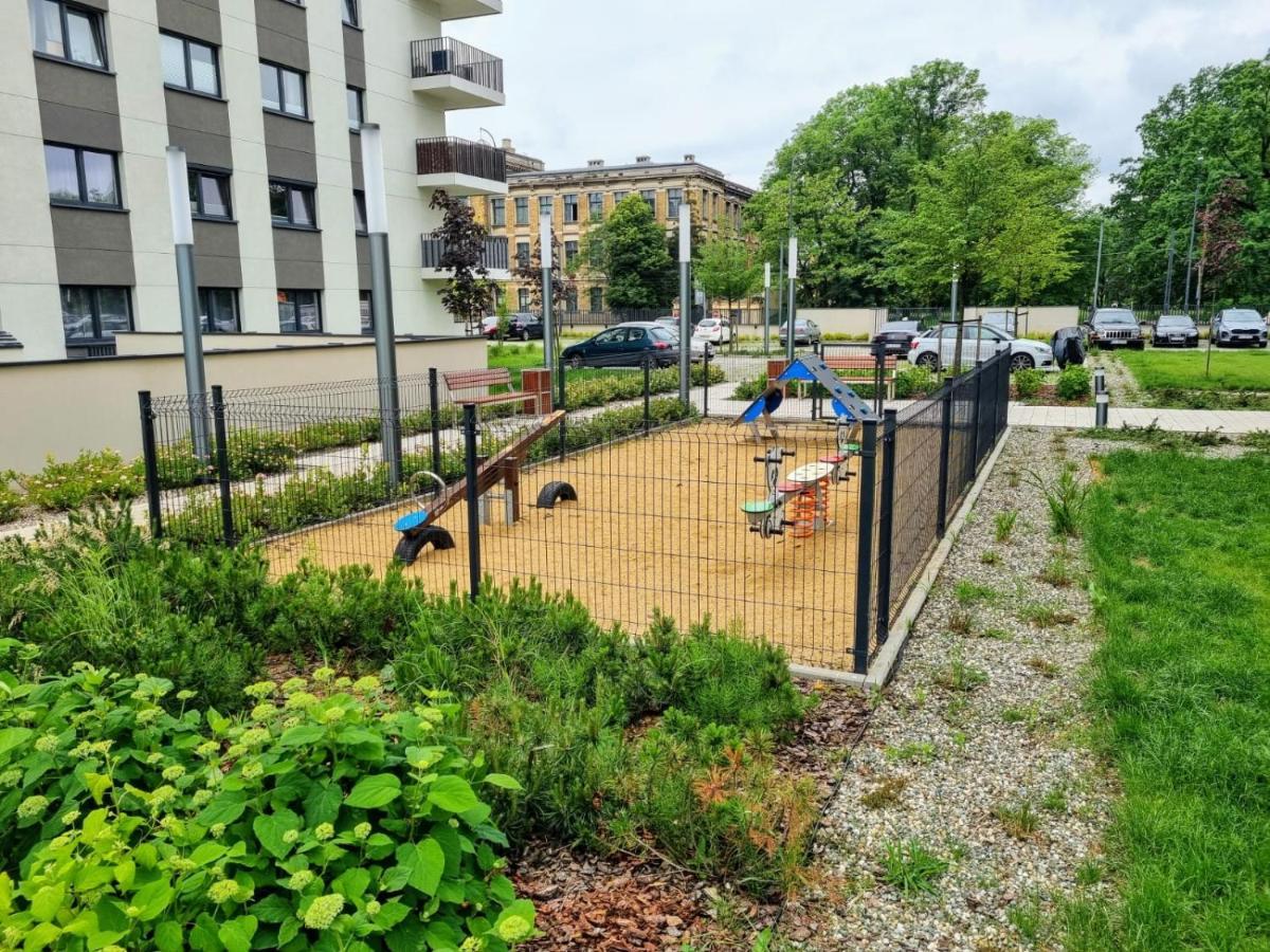 לודז' Apple Apartments - Gdanska Prywatne Miejsce Parkingowe מראה חיצוני תמונה