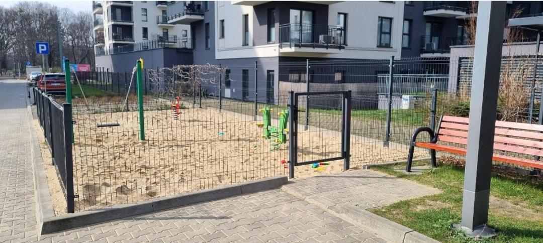 לודז' Apple Apartments - Gdanska Prywatne Miejsce Parkingowe מראה חיצוני תמונה